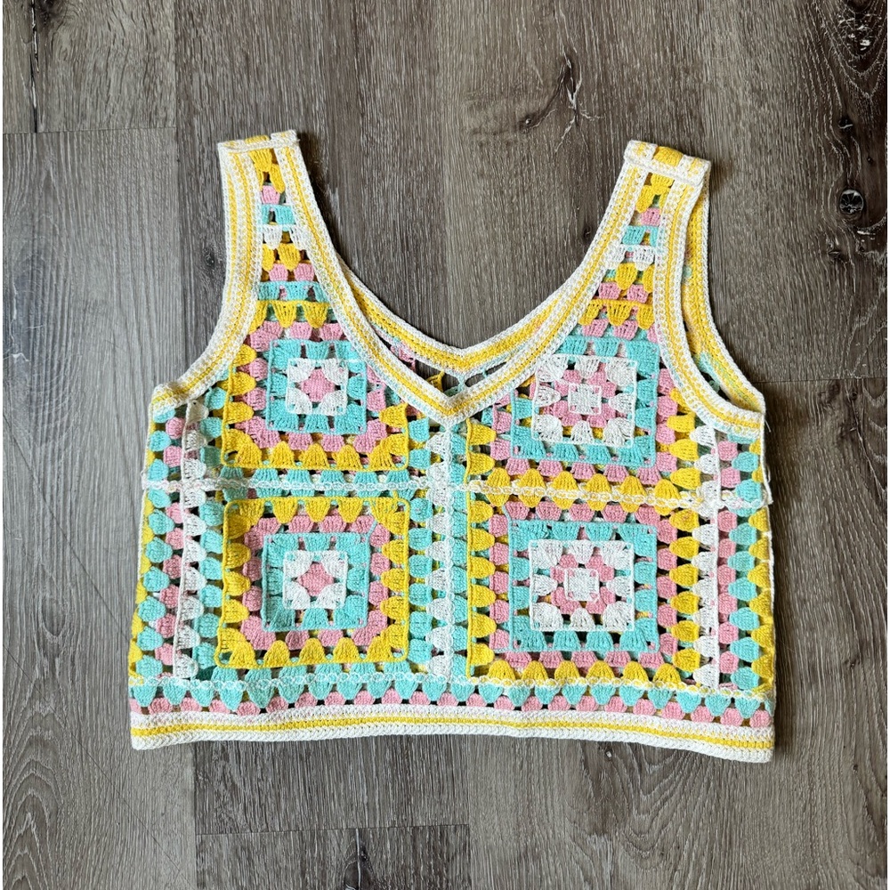 NWOT Crochet Crop Top